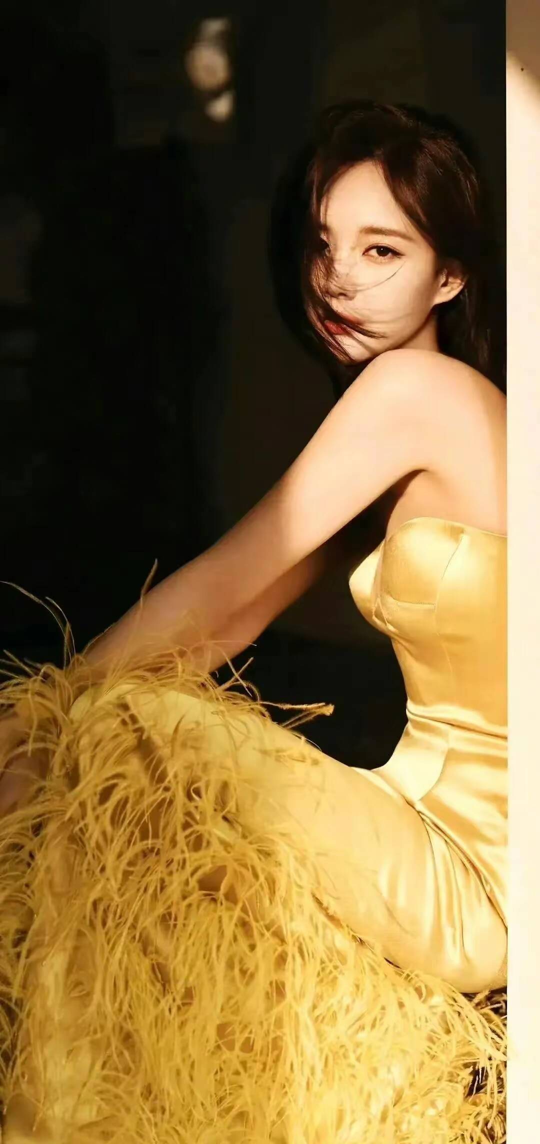 李一桐惊艳写真照片,有时候和杨子姗傻傻分不清