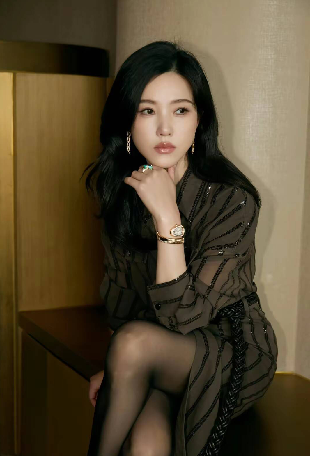 李一桐惊艳写真照片,有时候和杨子姗傻傻分不清