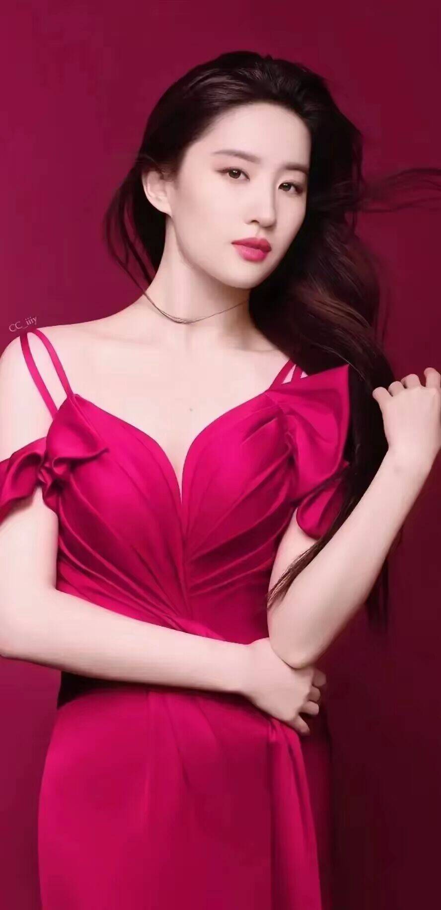 刘亦菲:以艺术之名,绽放独特光芒