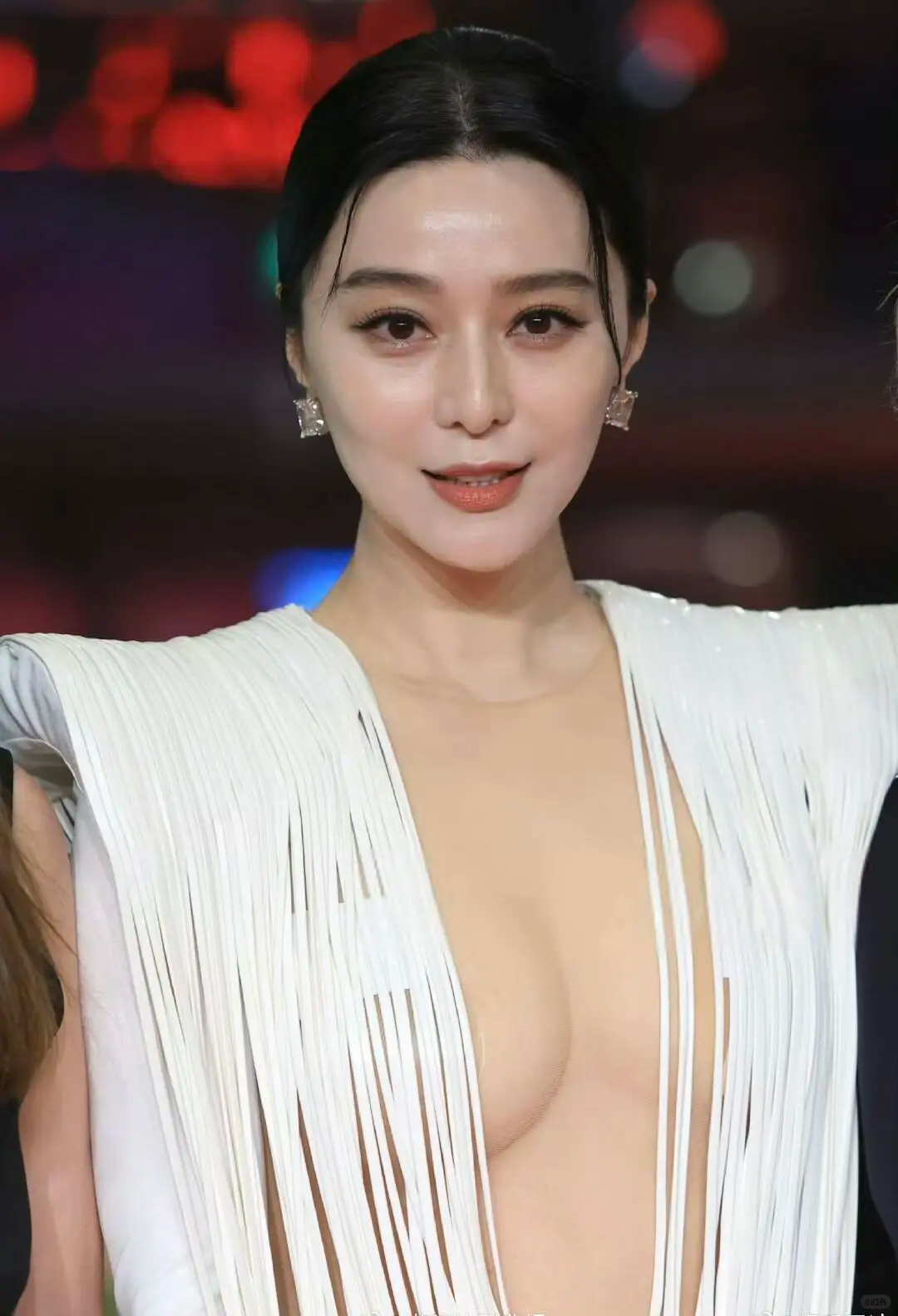 范冰冰与李晨分手6年后 “520”发文暗示仍单身