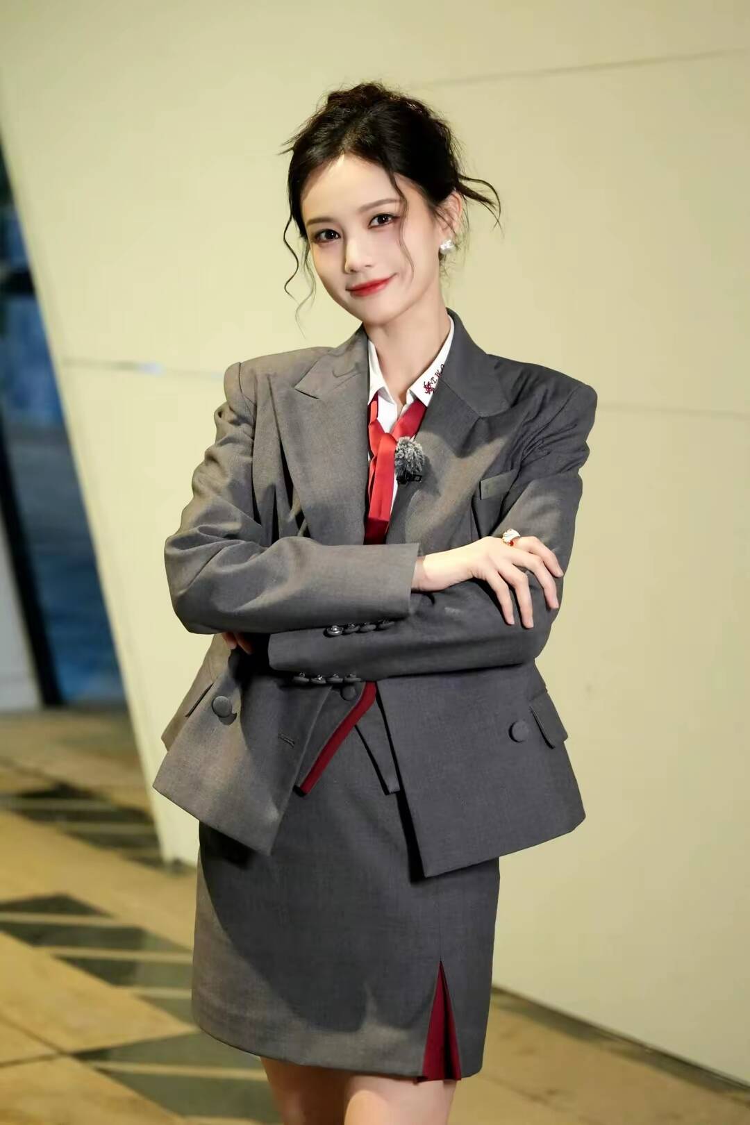 李一桐惊艳写真照片,有时候和杨子姗傻傻分不清