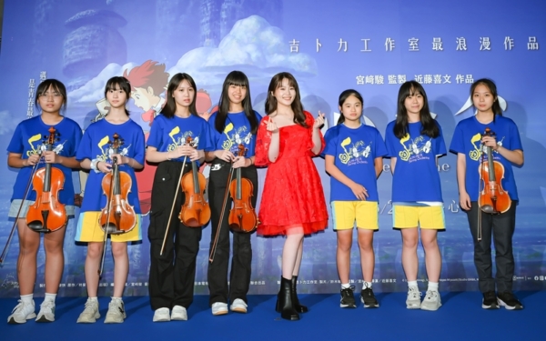 杨小黎为《心之谷》配音 太入戏曾泪洒录音室